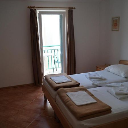 Pansion Knezovic Hotel Baska Voda Exterior photo